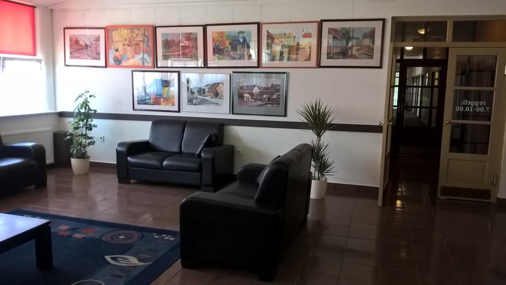 Hotel Thelena Tolna المظهر الخارجي الصورة